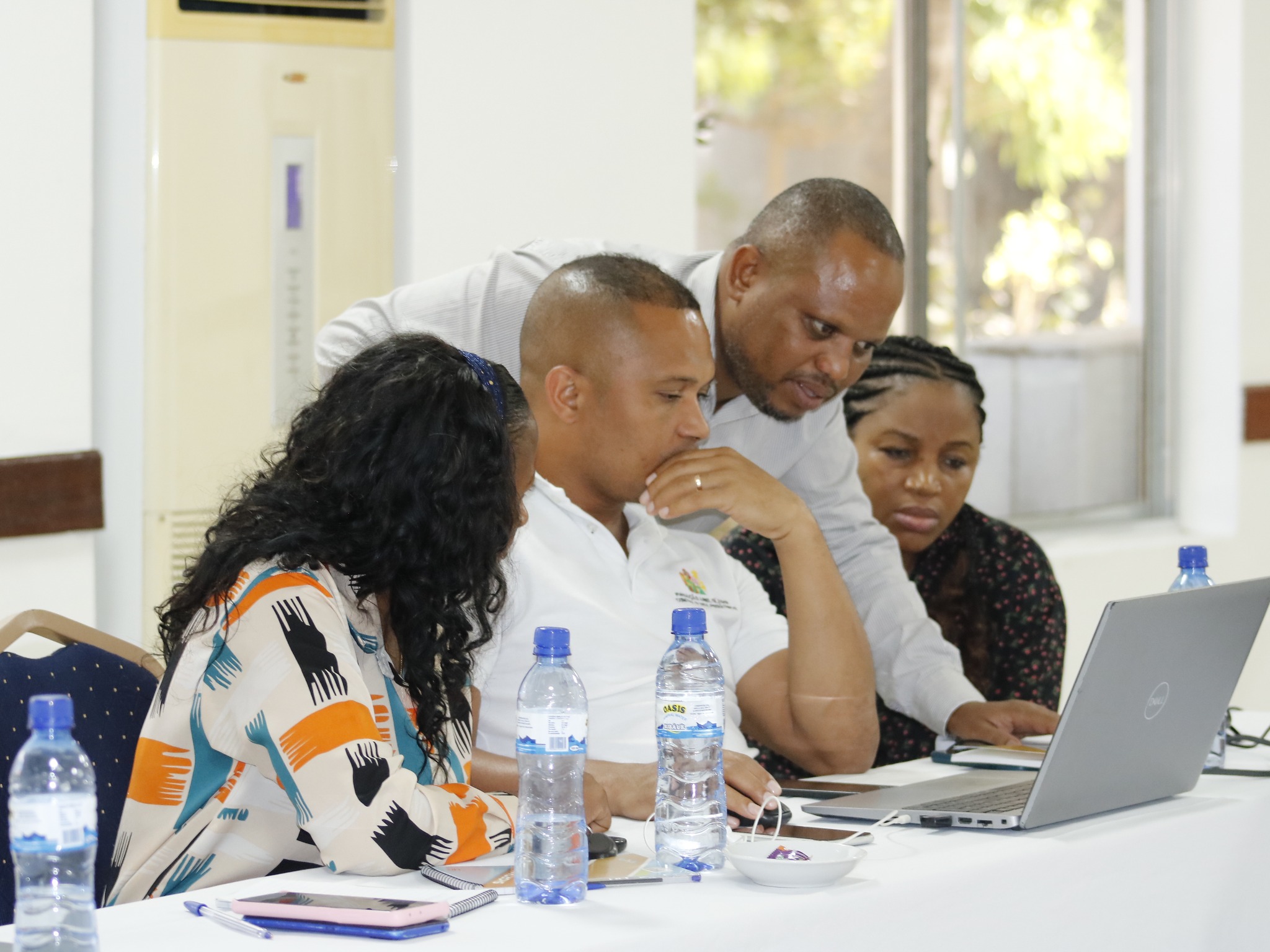 Participantes numa reunião do projecto Waiver Life Saving em Pemba